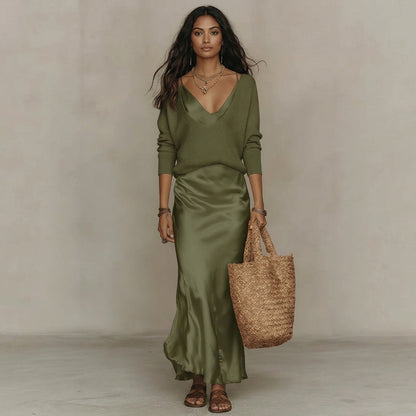 Ensemble Femme – Pull en Maille Col V Uni et Robe Satinée